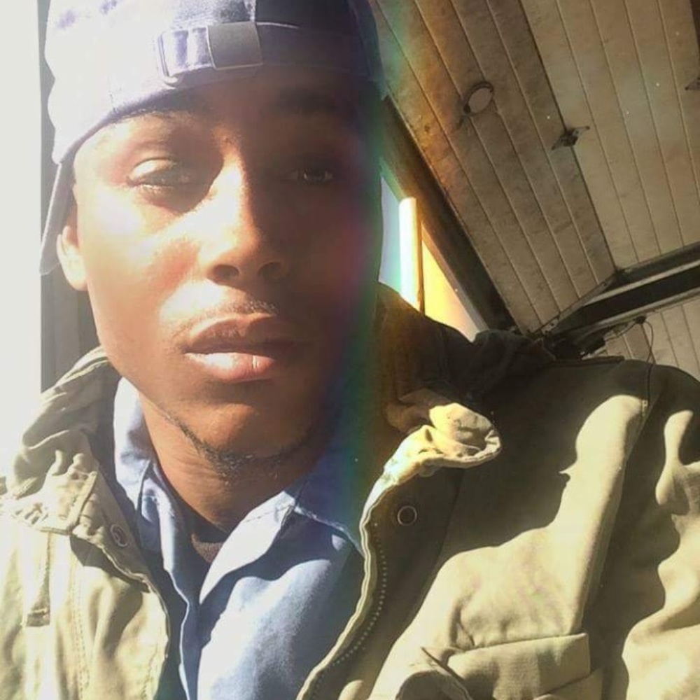 Meet your Posher, Dominique